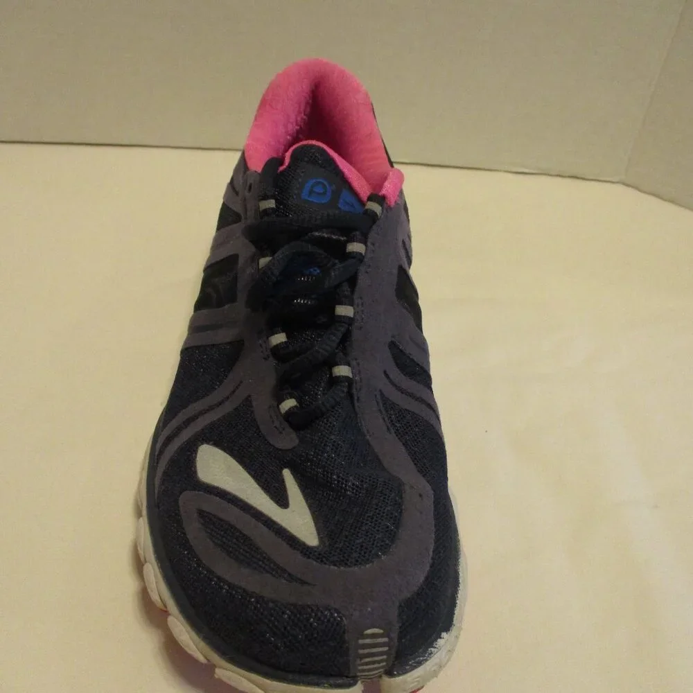 Brooks Hathaway Shoes Woman Size 9 Gray Pink Outdoor Athletic Walking Fun Shoes